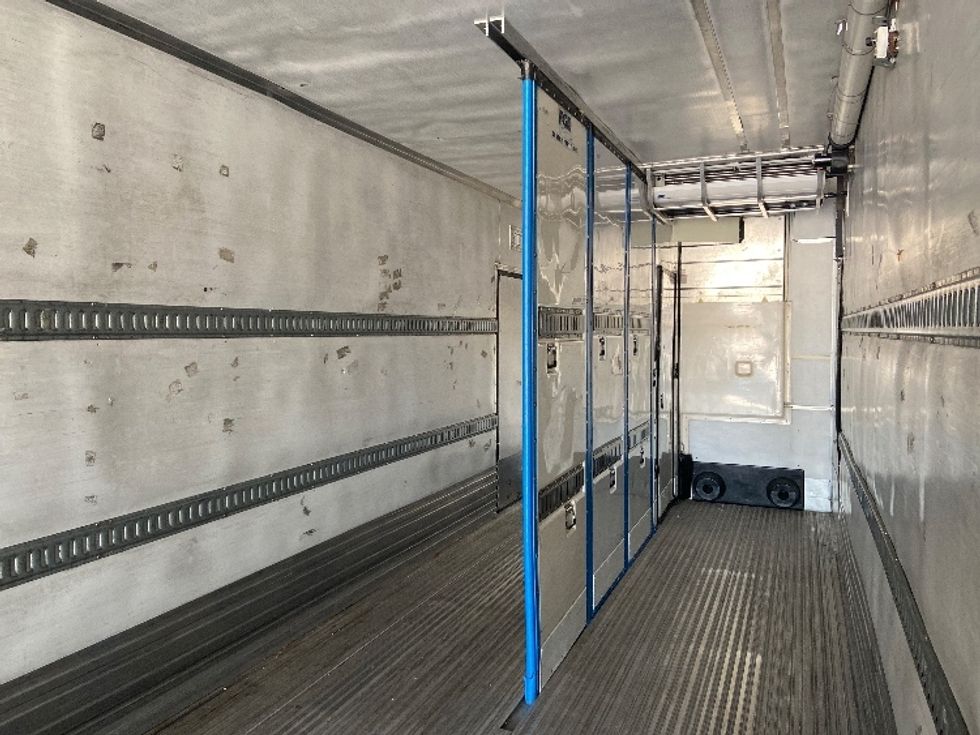 Refrigerated Trailer-Semi Trailers-Utility-2016-Trailer-San Antonio-TX-761,257\n\t\tmiles-$ 17,250 - Image 10