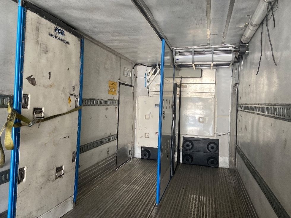 Refrigerated Trailer-Semi Trailers-Utility-2016-Trailer-San Antonio-TX-931,800\n\t\tmiles-$ 17,250 - Image 10