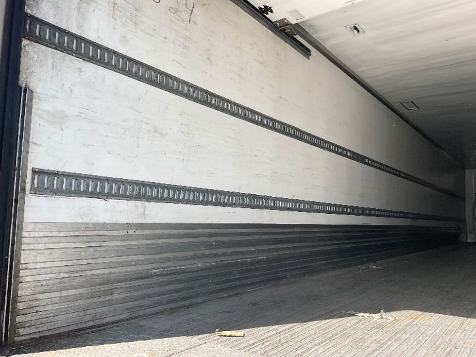 Refrigerated Trailer-Semi Trailers-Utility-2016-Trailer-Saxonburg-PA-1,131,215\n\t\tmiles-$ 27,750 - Image 9
