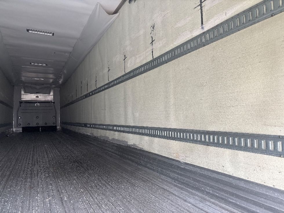 Refrigerated Trailer-Semi Trailers-Utility-2017-Trailer-Everett-WA-231,113\n\t\tmiles-$ 30,000 - Image 10