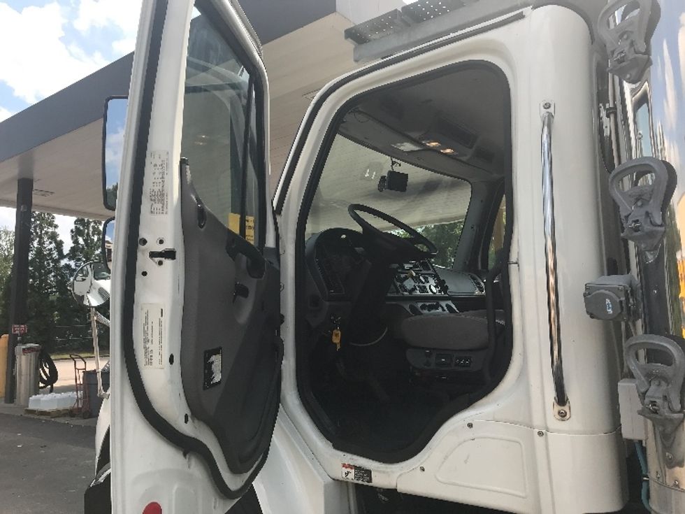 Refrigerated Truck-Alternative Fuel Trucks & Tractors-Freightliner-2018-M2-Mebane-NC-73,216\n\t\tmiles-$ 86,750 - Image 16