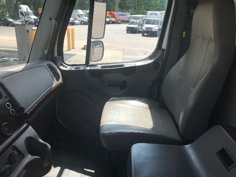 Refrigerated Truck-Alternative Fuel Trucks & Tractors-Freightliner-2018-M2-Mebane-NC-73,216\n\t\tmiles-$ 86,750 - Image 19