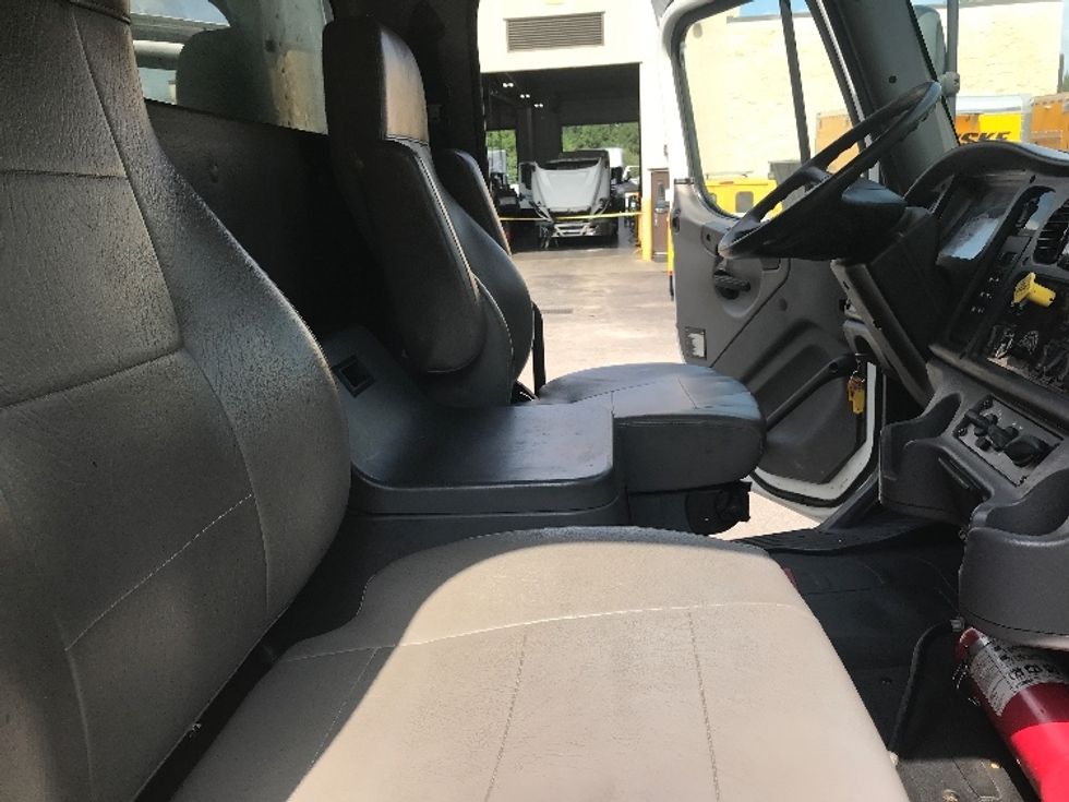 Refrigerated Truck-Alternative Fuel Trucks & Tractors-Freightliner-2018-M2-Mebane-NC-73,216\n\t\tmiles-$ 86,750 - Image 22