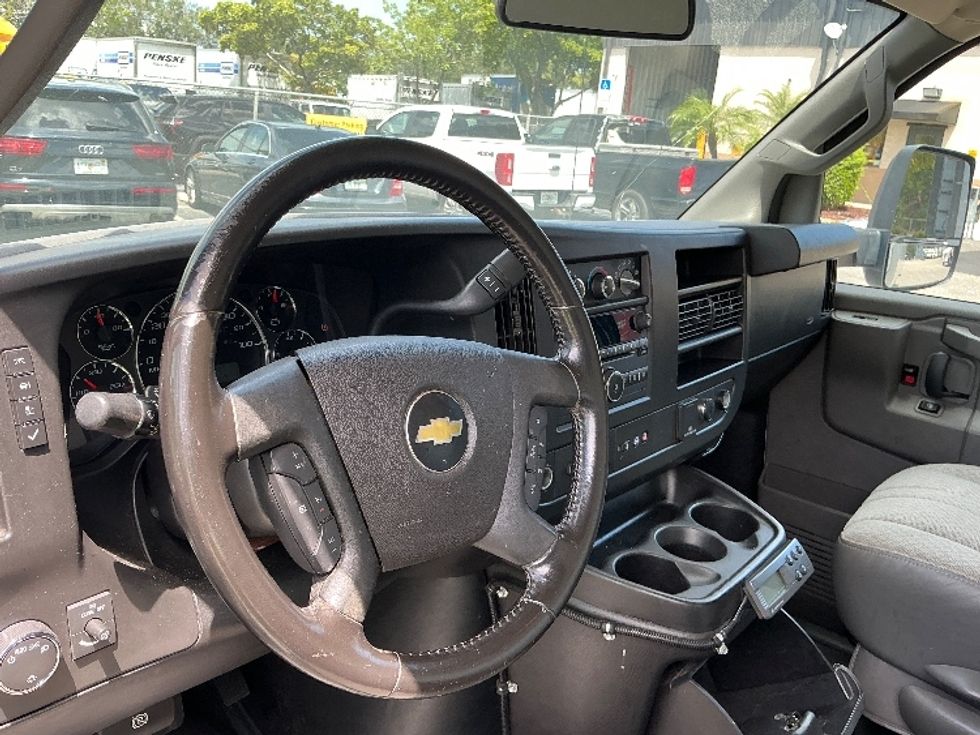 Refrigerated Truck-Light and Medium Duty Trucks-Chevrolet-2020-G33803-Riviera Beach-FL-251,332\n\t\tmiles-$ 11,750 - Image 17