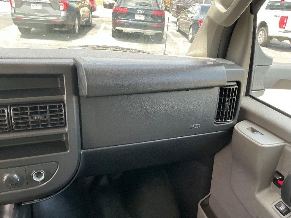 Refrigerated Truck-Light and Medium Duty Trucks-Chevrolet-2020-G33803-Riviera Beach-FL-251,332\n\t\tmiles-$ 11,750 - Image 21