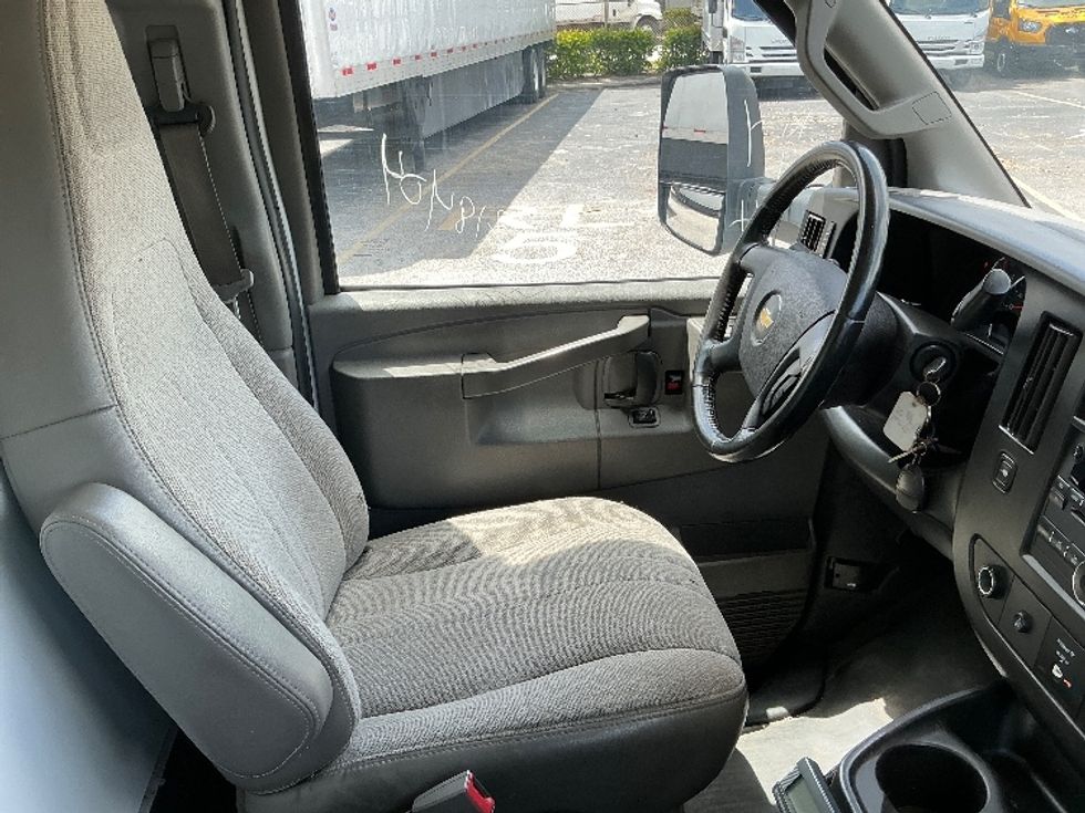 Refrigerated Truck-Light and Medium Duty Trucks-Chevrolet-2020-G33803-Riviera Beach-FL-251,332\n\t\tmiles-$ 11,750 - Image 22