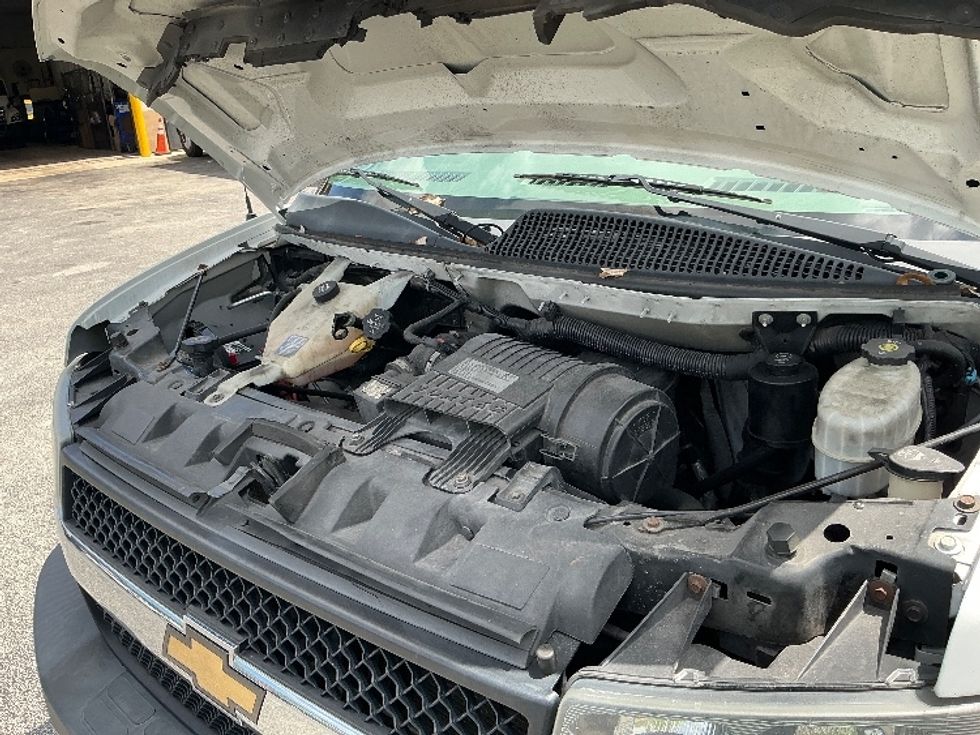 Refrigerated Truck-Light and Medium Duty Trucks-Chevrolet-2020-G33803-Riviera Beach-FL-251,332\n\t\tmiles-$ 11,750 - Image 24