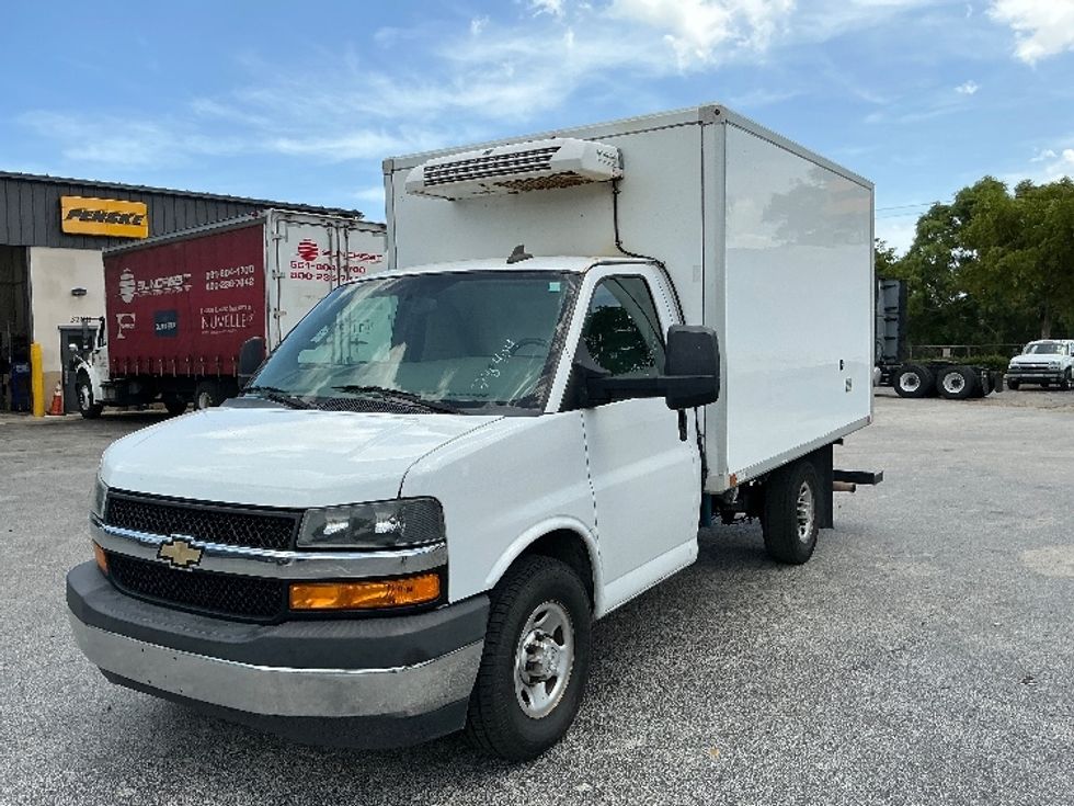 Refrigerated Truck-Light and Medium Duty Trucks-Chevrolet-2020-G33803-Riviera Beach-FL-251,332\n\t\tmiles-$ 11,750 - Image 3