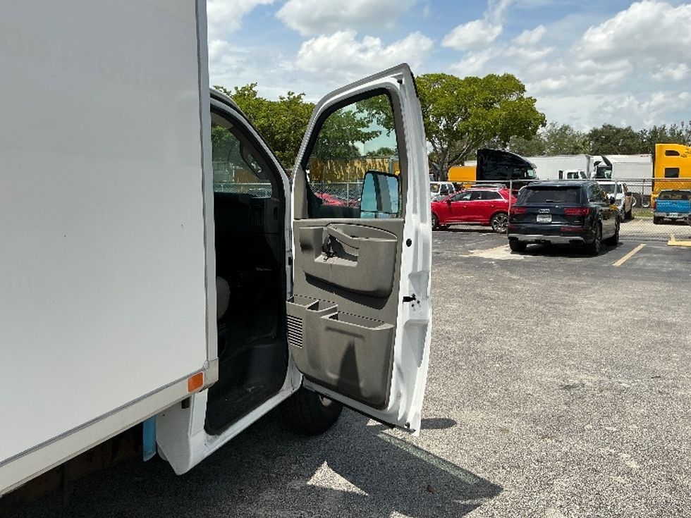 Refrigerated Truck-Light and Medium Duty Trucks-Chevrolet-2021-G33803-Riviera Beach-FL-130,910\n\t\tmiles-$ 25,750 - Image 20