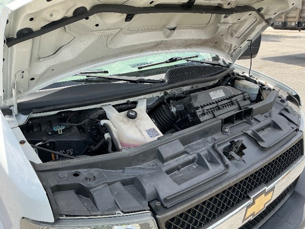 Refrigerated Truck-Light and Medium Duty Trucks-Chevrolet-2021-G33803-Riviera Beach-FL-130,910\n\t\tmiles-$ 25,750 - Image 23