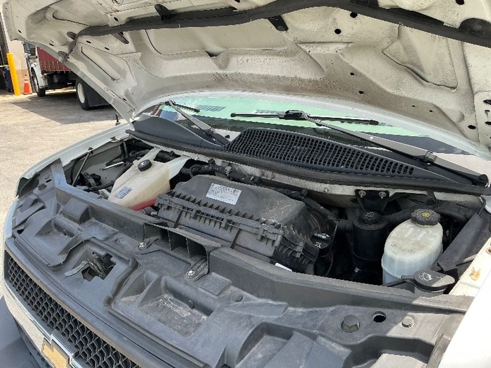 Refrigerated Truck-Light and Medium Duty Trucks-Chevrolet-2021-G33803-Riviera Beach-FL-130,910\n\t\tmiles-$ 25,750 - Image 24