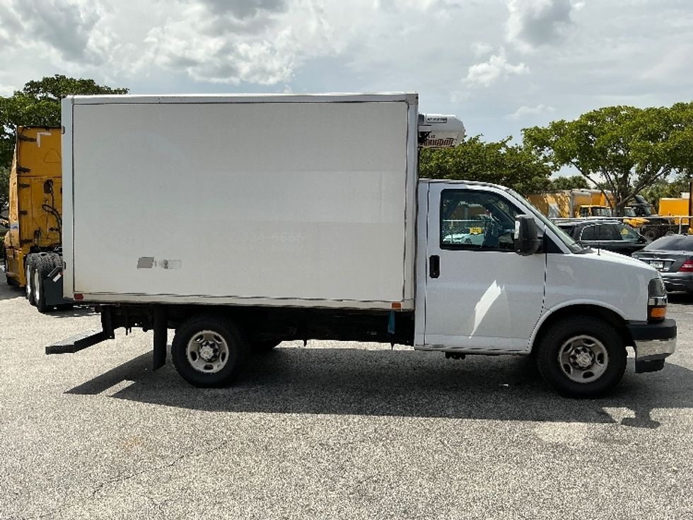Refrigerated Truck-Light and Medium Duty Trucks-Chevrolet-2021-G33803-Riviera Beach-FL-153,583\n\t\tmiles-$ 22,750 - Image 15