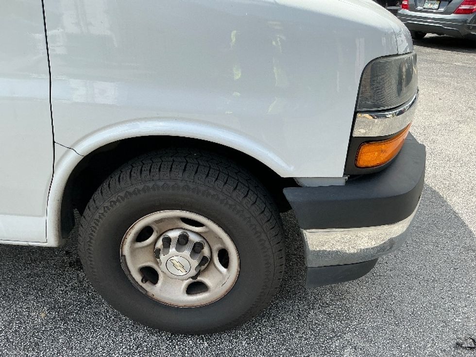 Refrigerated Truck-Light and Medium Duty Trucks-Chevrolet-2021-G33803-Riviera Beach-FL-153,583\n\t\tmiles-$ 22,750 - Image 27