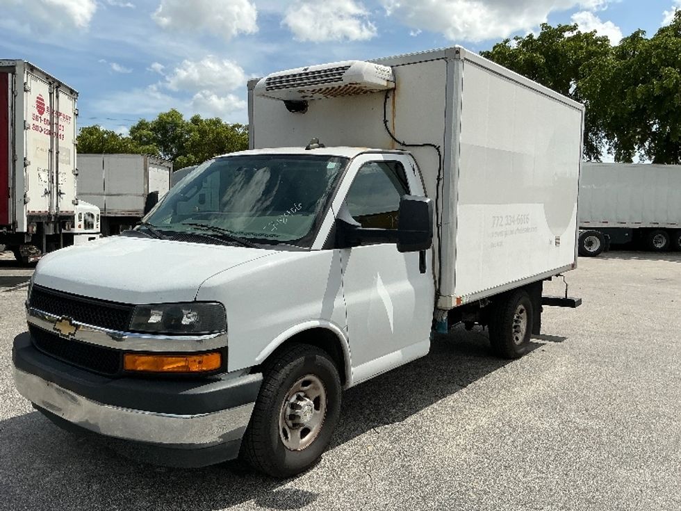 Refrigerated Truck-Light and Medium Duty Trucks-Chevrolet-2021-G33803-Riviera Beach-FL-153,583\n\t\tmiles-$ 22,750 - Image 3