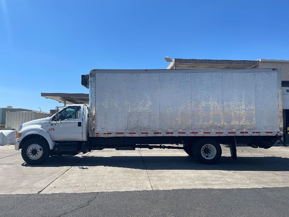 Refrigerated Truck-Light and Medium Duty Trucks-Ford-2015-F750-Phoenix-AZ-155,794\n\t\tmiles-$ 42,000 - Image 4