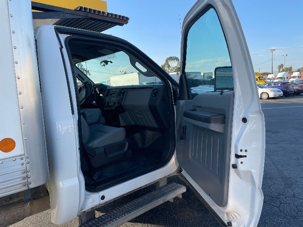Refrigerated Truck-Light and Medium Duty Trucks-Ford-2016-F550-Montebello-CA-293,726\n\t\tmiles-$ 23,500 - Image 20