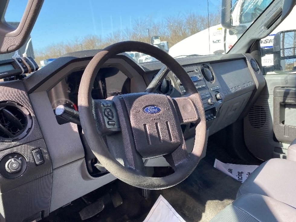 Refrigerated Truck-Light and Medium Duty Trucks-Ford-2016-F550-Zelienople-PA-241,020\n\t\tmiles-$ 11,000 - Image 16