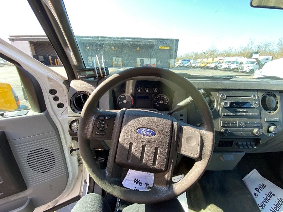 Refrigerated Truck-Light and Medium Duty Trucks-Ford-2016-F550-Zelienople-PA-241,020\n\t\tmiles-$ 11,000 - Image 17