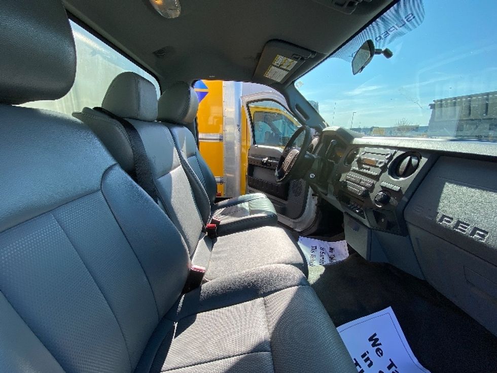 Refrigerated Truck-Light and Medium Duty Trucks-Ford-2016-F550-Zelienople-PA-241,020\n\t\tmiles-$ 11,000 - Image 21