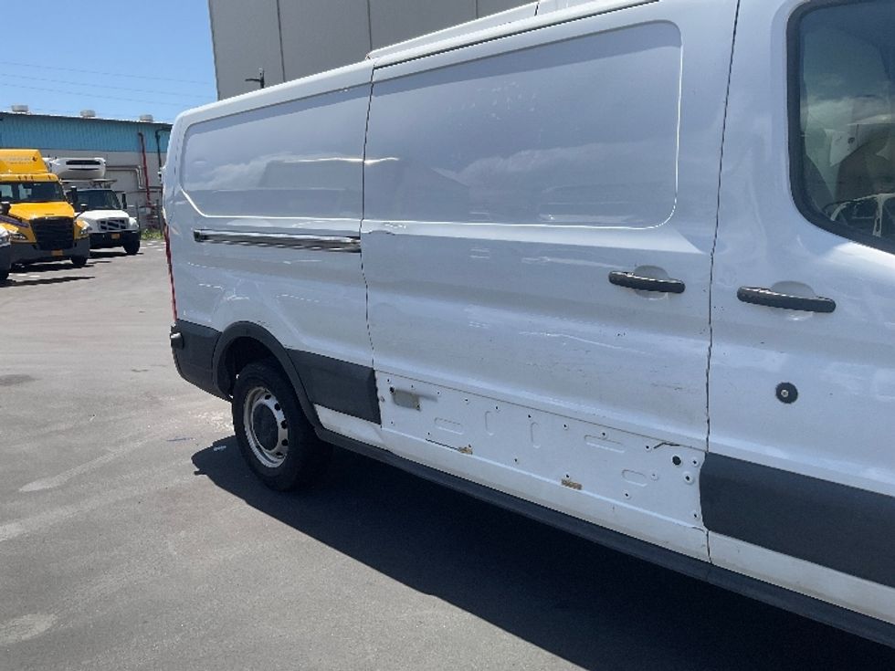Refrigerated Truck-Light and Medium Duty Trucks-Ford-2017-Transit 350-Torrance-CA-95,051\n\t\tmiles-$ 25,750 - Image 14