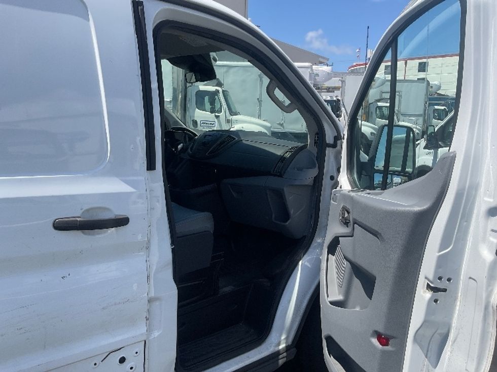 Refrigerated Truck-Light and Medium Duty Trucks-Ford-2017-Transit 350-Torrance-CA-95,051\n\t\tmiles-$ 25,750 - Image 20