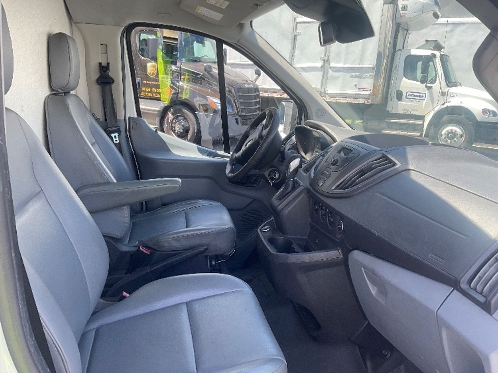 Refrigerated Truck-Light and Medium Duty Trucks-Ford-2017-Transit 350-Torrance-CA-95,051\n\t\tmiles-$ 25,750 - Image 22