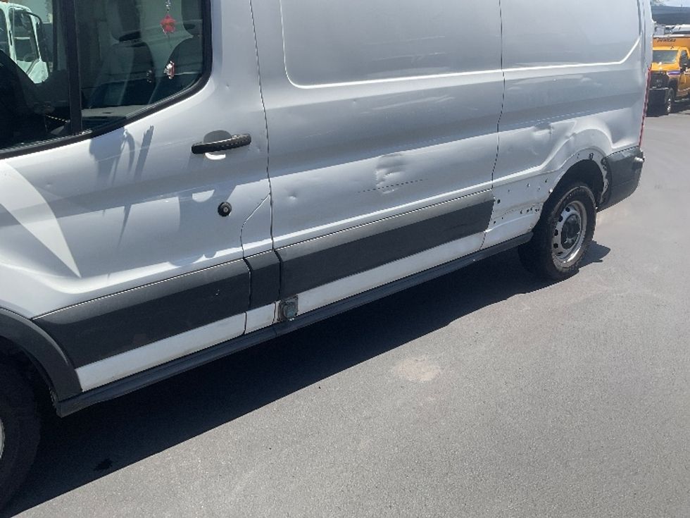 Refrigerated Truck-Light and Medium Duty Trucks-Ford-2017-Transit 350-Torrance-CA-95,051\n\t\tmiles-$ 25,750 - Image 5