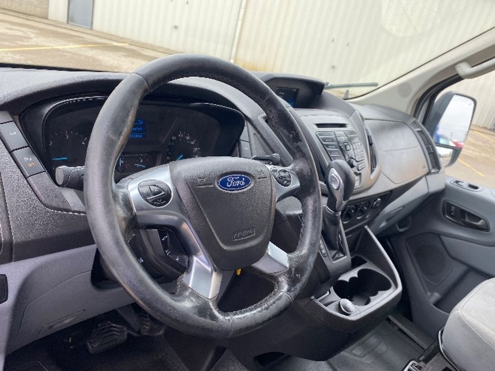 Refrigerated Truck-Light and Medium Duty Trucks-Ford-2017-Transit 350-Winnipeg-MB-306,465\n\t\tkm-$ 29,250 - Image 17