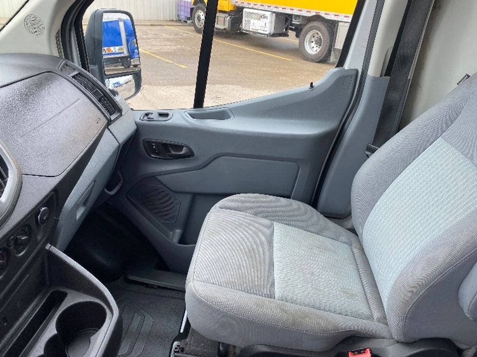 Refrigerated Truck-Light and Medium Duty Trucks-Ford-2017-Transit 350-Winnipeg-MB-306,465\n\t\tkm-$ 29,250 - Image 19