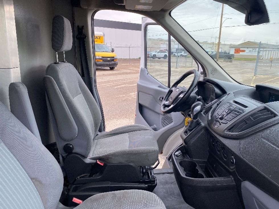 Refrigerated Truck-Light and Medium Duty Trucks-Ford-2017-Transit 350-Winnipeg-MB-306,465\n\t\tkm-$ 29,250 - Image 22
