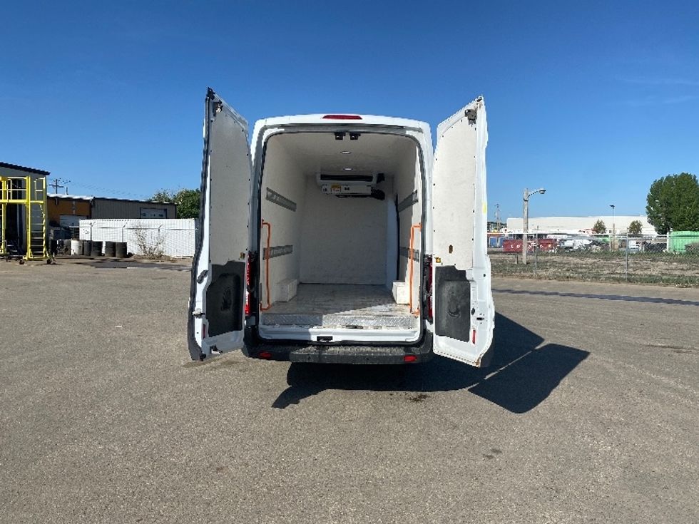 Refrigerated Truck-Light and Medium Duty Trucks-Ford-2017-Transit 350-Winnipeg-MB-306,465\n\t\tkm-$ 29,250 - Image 8