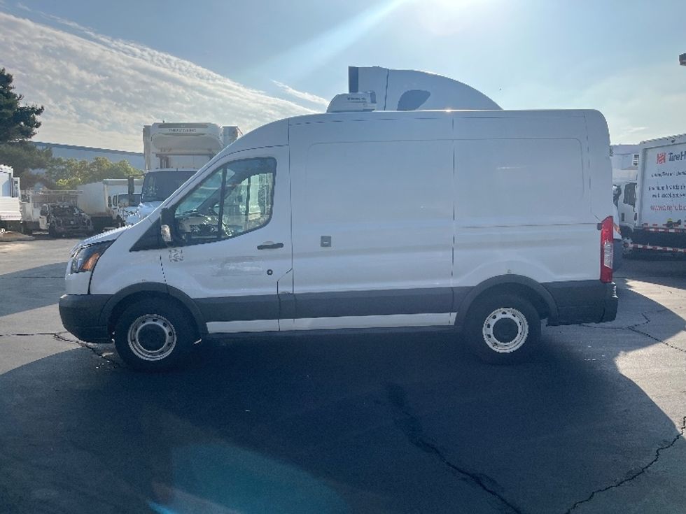 Refrigerated Truck-Light and Medium Duty Trucks-Ford-2018-Transit 150-Torrance-CA-188,407\n\t\tmiles-$ 12,750 - Image 4