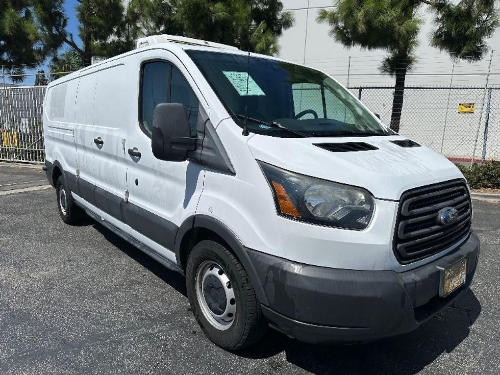 Refrigerated Truck-Light and Medium Duty Trucks-Ford-2018-Transit 250-Honolulu-HI-57,094\n\t\tmiles-$ 30,000 - Image 1