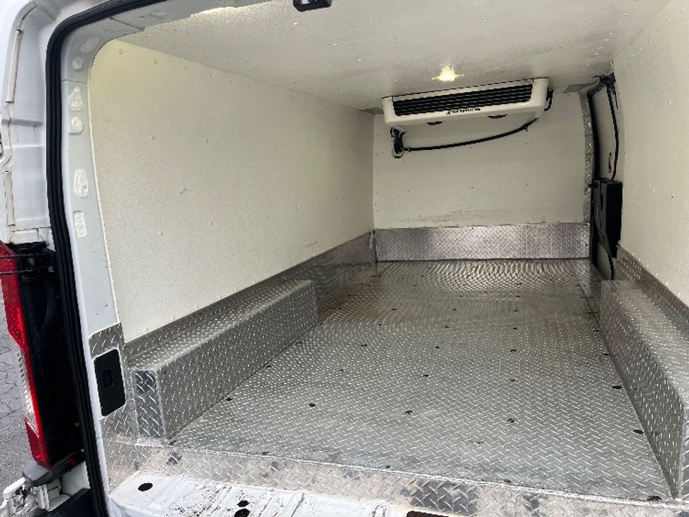 Refrigerated Truck-Light and Medium Duty Trucks-Ford-2018-Transit 250-Honolulu-HI-57,094\n\t\tmiles-$ 30,000 - Image 10