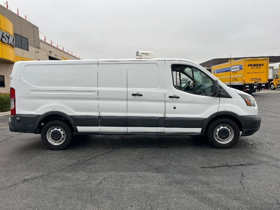 Refrigerated Truck-Light and Medium Duty Trucks-Ford-2018-Transit 250-Honolulu-HI-57,094\n\t\tmiles-$ 30,000 - Image 14