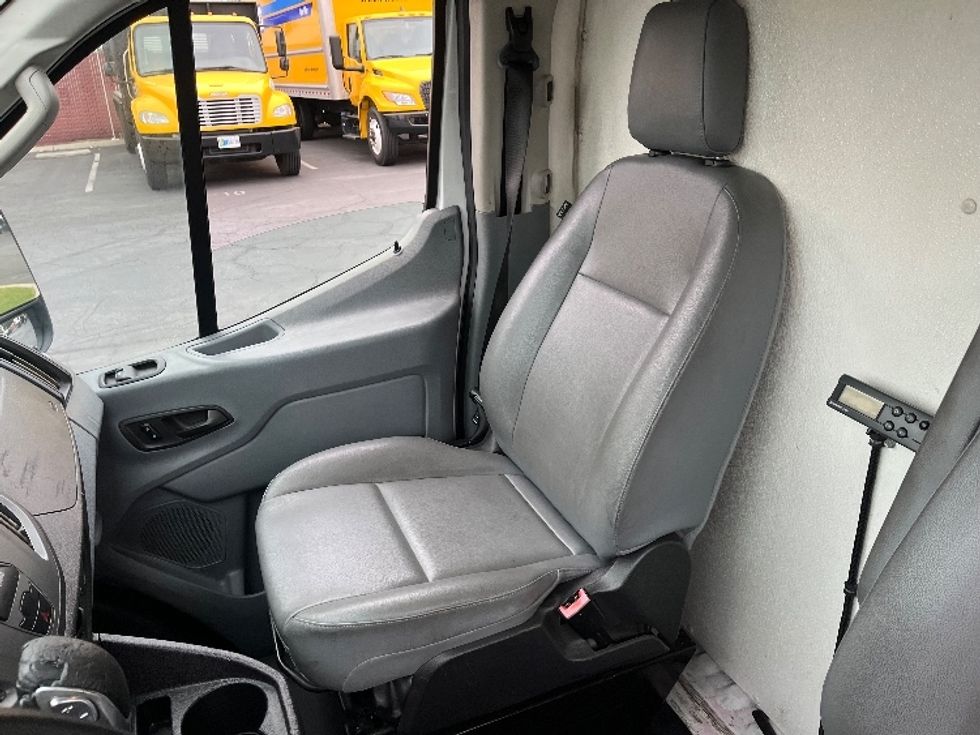Refrigerated Truck-Light and Medium Duty Trucks-Ford-2018-Transit 250-Honolulu-HI-57,094\n\t\tmiles-$ 30,000 - Image 18