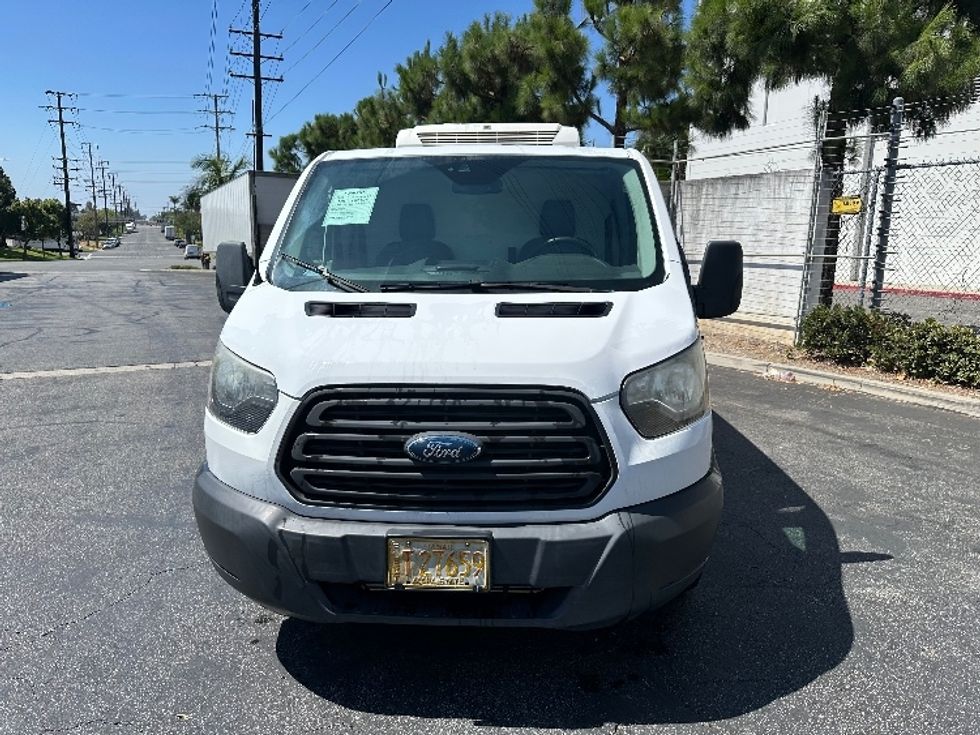 Refrigerated Truck-Light and Medium Duty Trucks-Ford-2018-Transit 250-Honolulu-HI-57,094\n\t\tmiles-$ 30,000 - Image 2