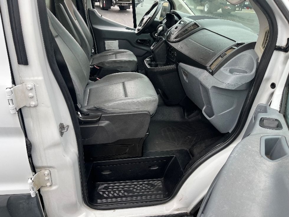 Refrigerated Truck-Light and Medium Duty Trucks-Ford-2018-Transit 250-Honolulu-HI-57,094\n\t\tmiles-$ 30,000 - Image 21