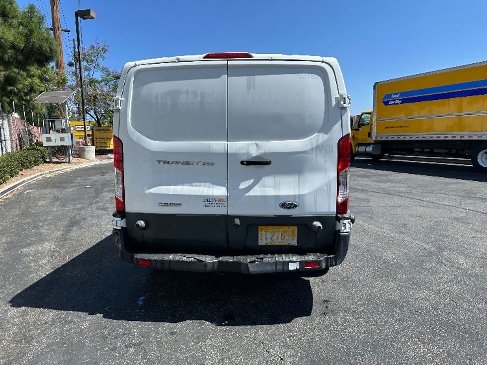 Refrigerated Truck-Light and Medium Duty Trucks-Ford-2018-Transit 250-Honolulu-HI-57,094\n\t\tmiles-$ 30,000 - Image 7