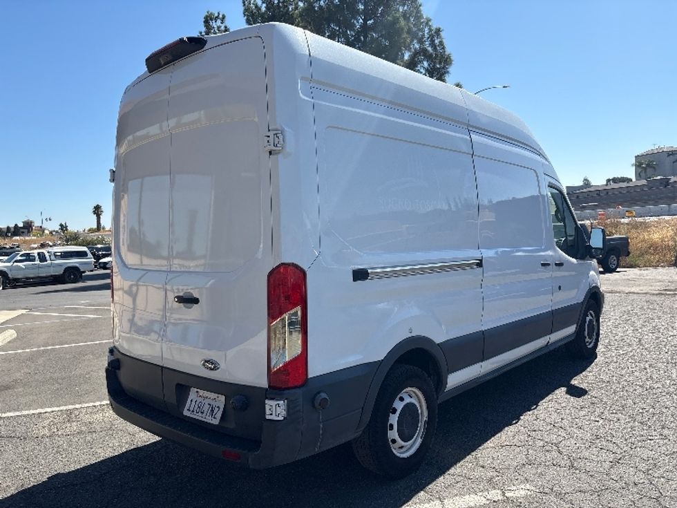 Refrigerated Truck-Light and Medium Duty Trucks-Ford-2018-Transit 250-West Sacramento-CA-195,895\n\t\tmiles-$ 16,500 - Image 13