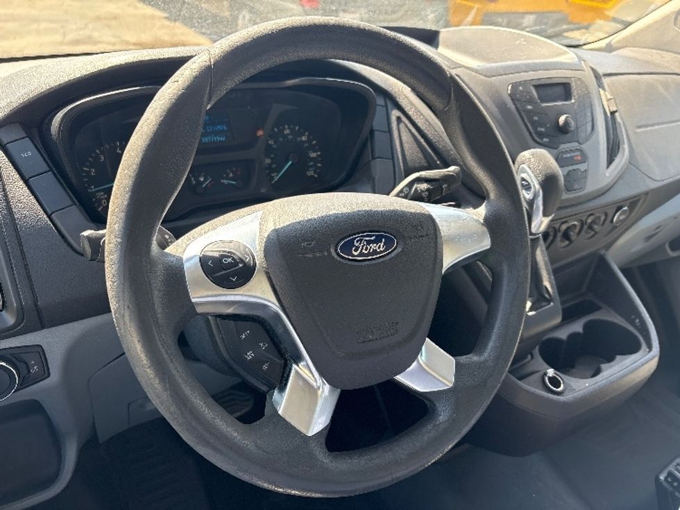Refrigerated Truck-Light and Medium Duty Trucks-Ford-2018-Transit 250-West Sacramento-CA-195,895\n\t\tmiles-$ 16,500 - Image 17