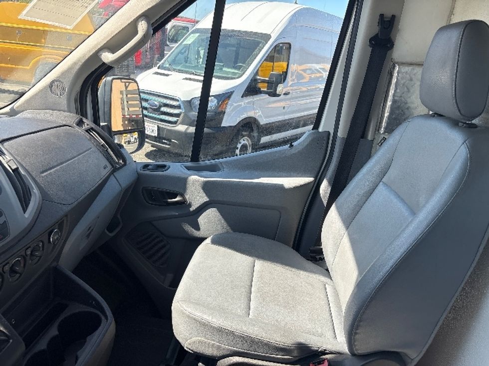 Refrigerated Truck-Light and Medium Duty Trucks-Ford-2018-Transit 250-West Sacramento-CA-195,895\n\t\tmiles-$ 16,500 - Image 19