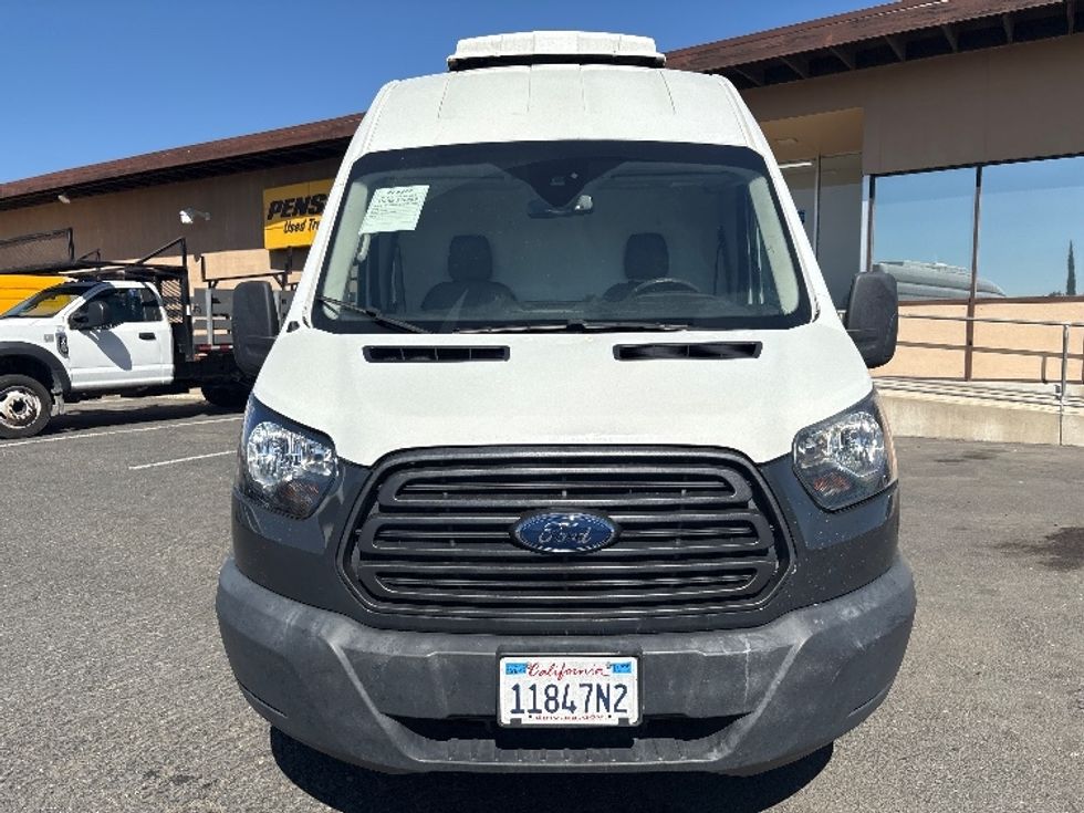Refrigerated Truck-Light and Medium Duty Trucks-Ford-2018-Transit 250-West Sacramento-CA-195,895\n\t\tmiles-$ 16,500 - Image 2