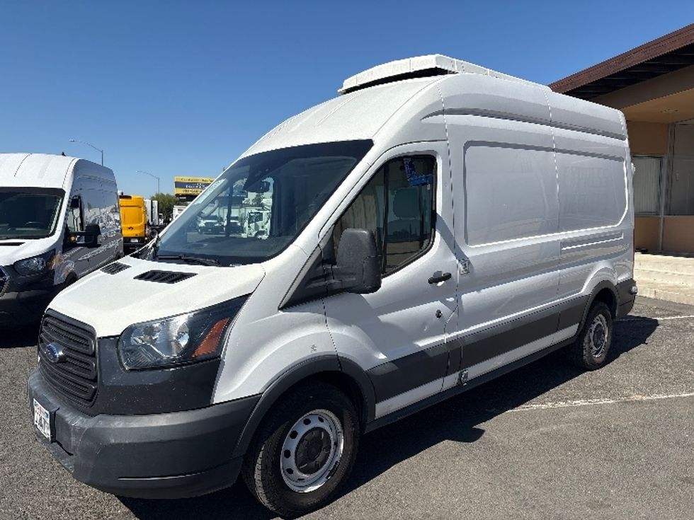 Refrigerated Truck-Light and Medium Duty Trucks-Ford-2018-Transit 250-West Sacramento-CA-195,895\n\t\tmiles-$ 16,500 - Image 3