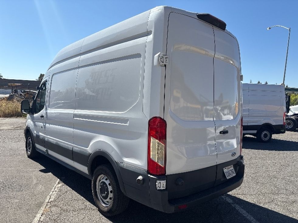 Refrigerated Truck-Light and Medium Duty Trucks-Ford-2018-Transit 250-West Sacramento-CA-195,895\n\t\tmiles-$ 16,500 - Image 6