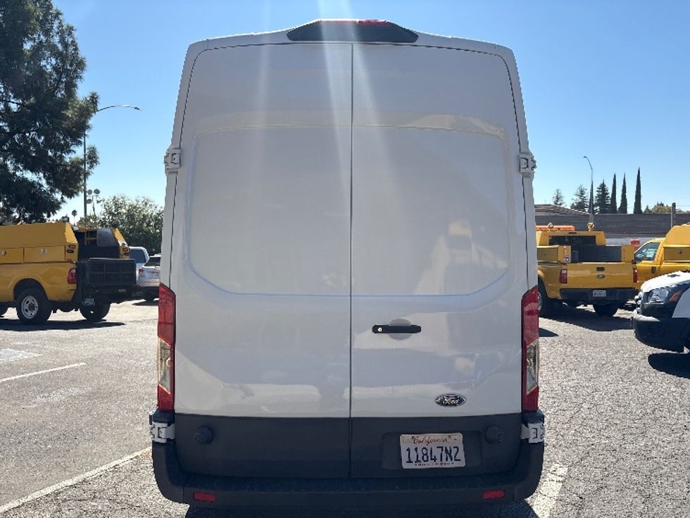 Refrigerated Truck-Light and Medium Duty Trucks-Ford-2018-Transit 250-West Sacramento-CA-195,895\n\t\tmiles-$ 16,500 - Image 7