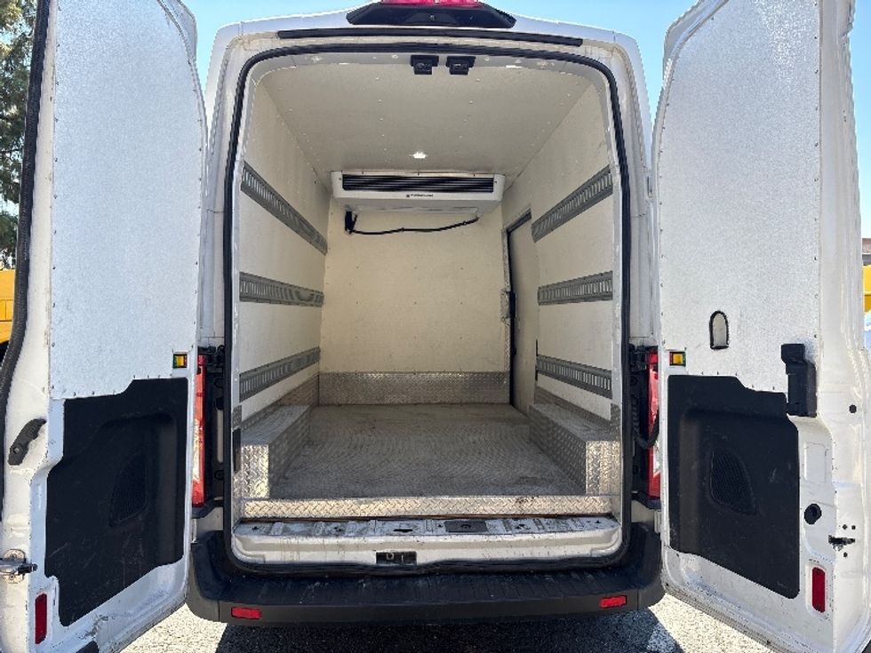 Refrigerated Truck-Light and Medium Duty Trucks-Ford-2018-Transit 250-West Sacramento-CA-195,895\n\t\tmiles-$ 16,500 - Image 8