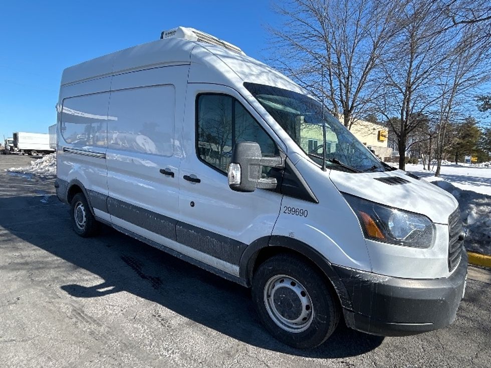 Refrigerated Truck-Light and Medium Duty Trucks-Ford-2019-Transit 250-Sterling-VA-80,159\n\t\tmiles-$ 30,750 - Image 1