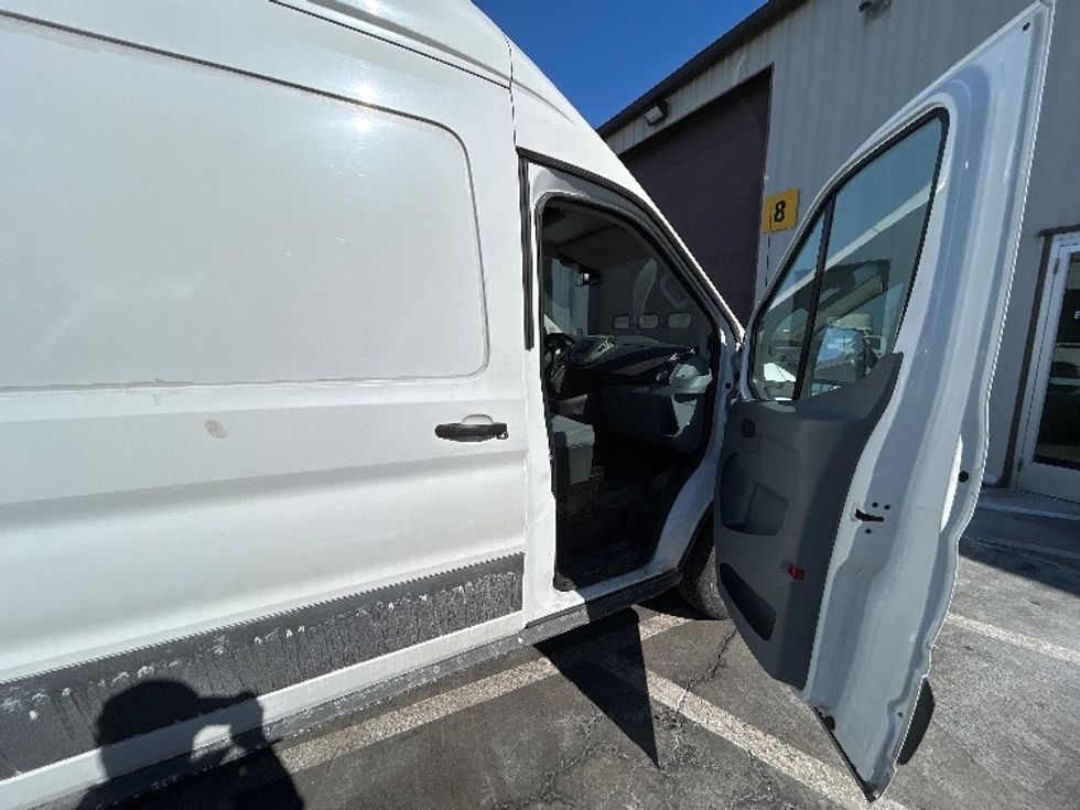 Refrigerated Truck-Light and Medium Duty Trucks-Ford-2019-Transit 250-Sterling-VA-80,159\n\t\tmiles-$ 30,750 - Image 17