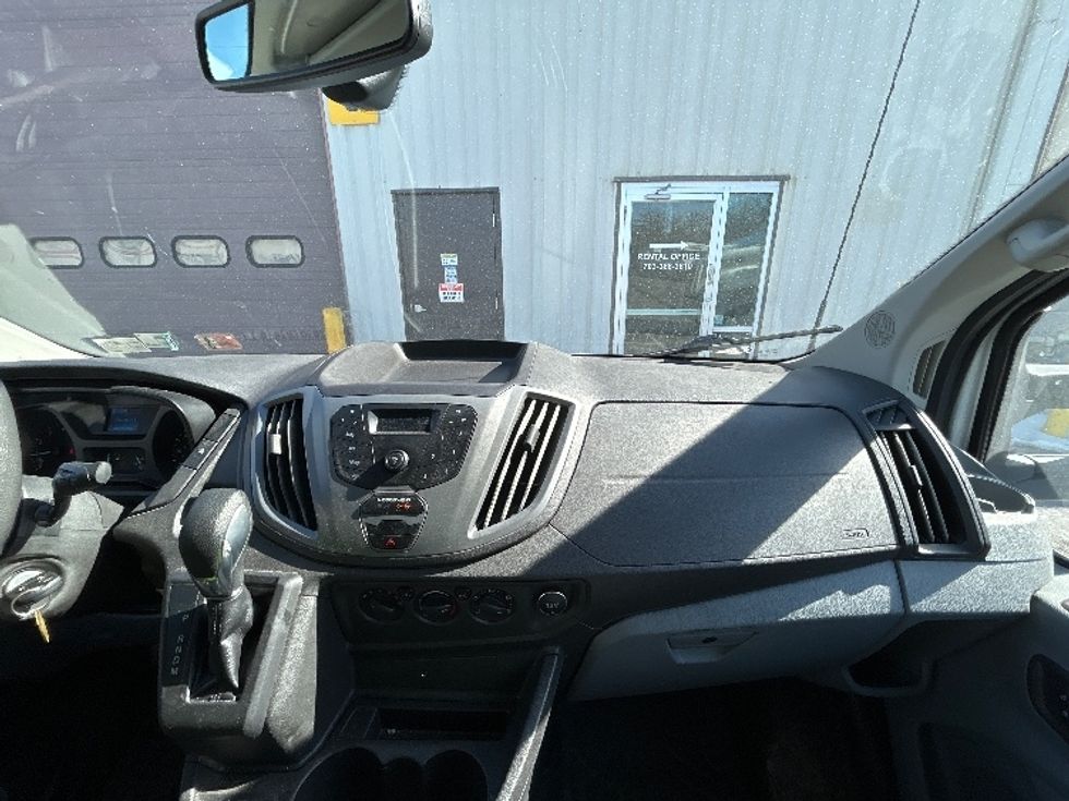 Refrigerated Truck-Light and Medium Duty Trucks-Ford-2019-Transit 250-Sterling-VA-80,159\n\t\tmiles-$ 30,750 - Image 18